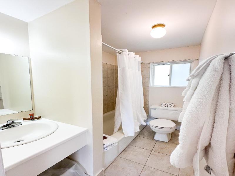Oasis By The Bay Vacation Suites