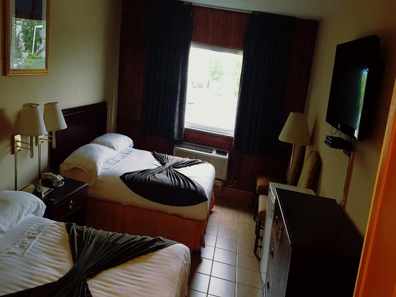 Chomedey Inn