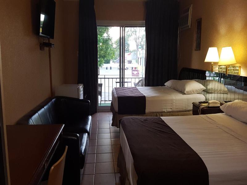 Chomedey Inn
