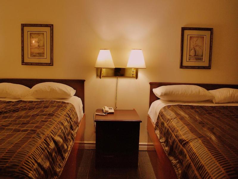 Chomedey Inn