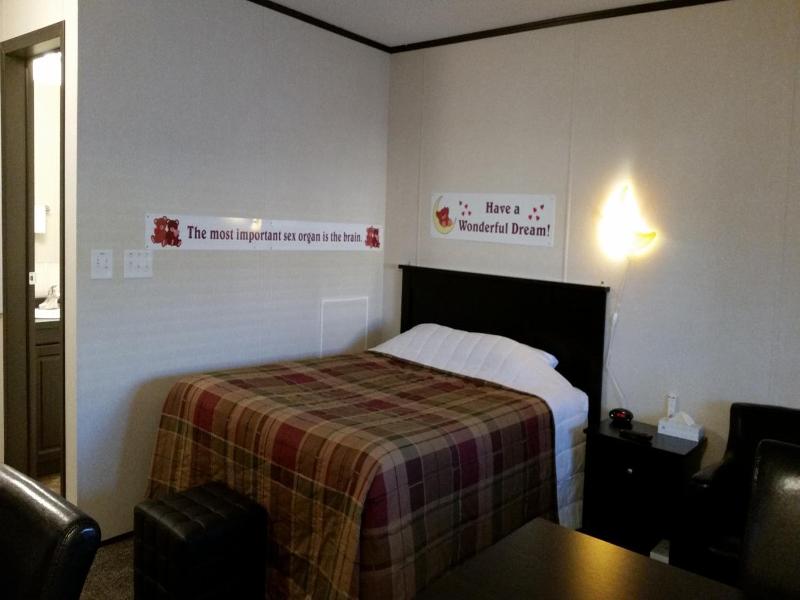 Bear's Den Lodge