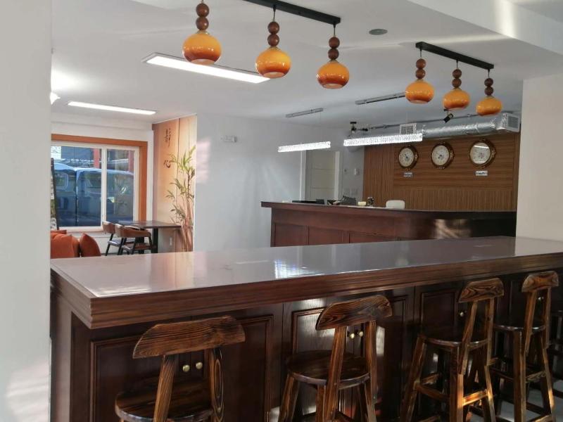 Alpine Inn & Suites image