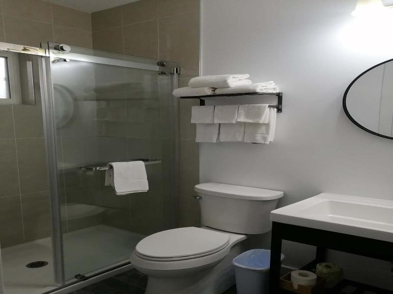 Alpine Inn & Suites image