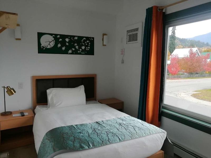 Alpine Inn & Suites image
