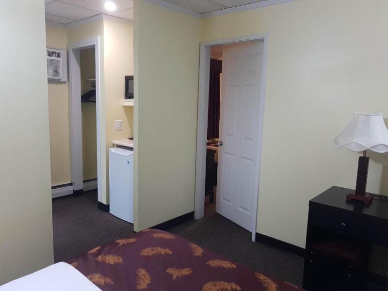Alpine Inn & Suites image
