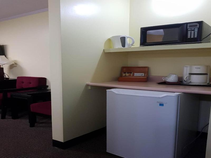 Alpine Inn & Suites image