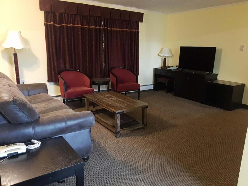Alpine Inn & Suites image