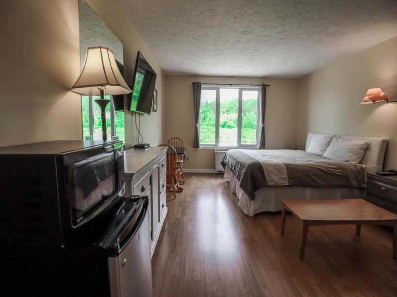 Atlantic Motel image