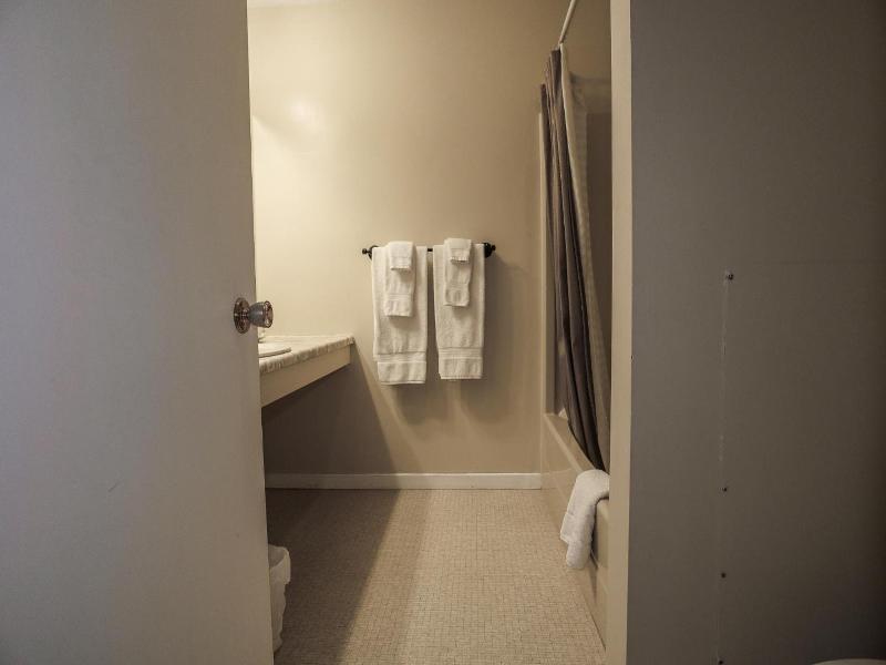 Atlantic Motel image