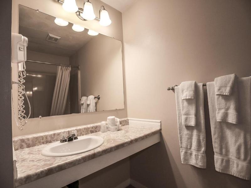 Atlantic Motel image