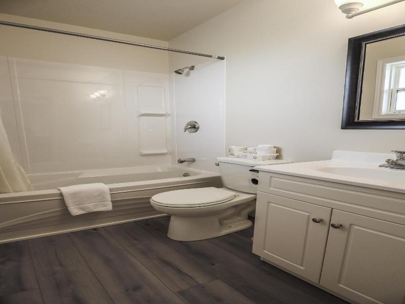 Atlantic Motel image