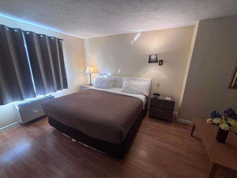 Atlantic Motel image
