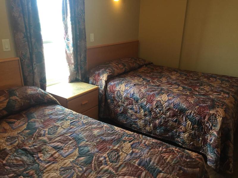 Avalon Inn
