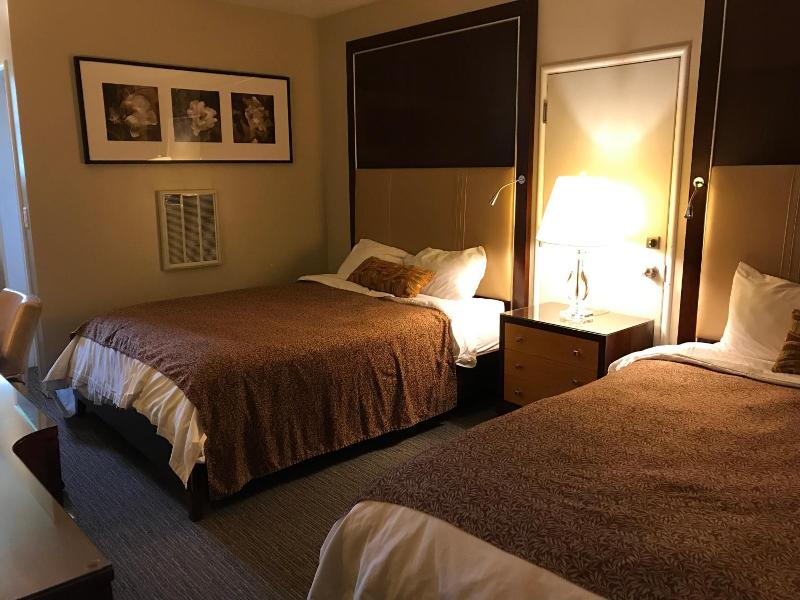 Cardinal Court Motel image