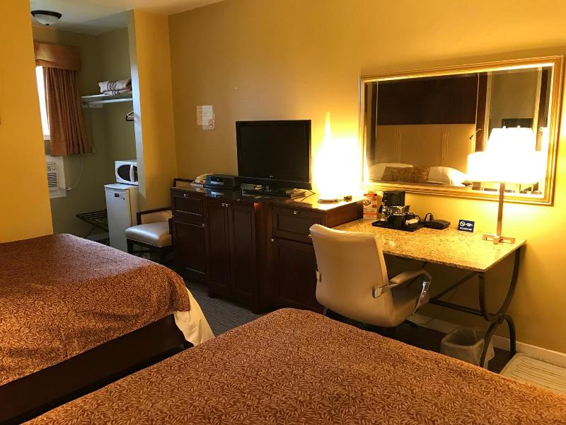 Cardinal Court Motel image