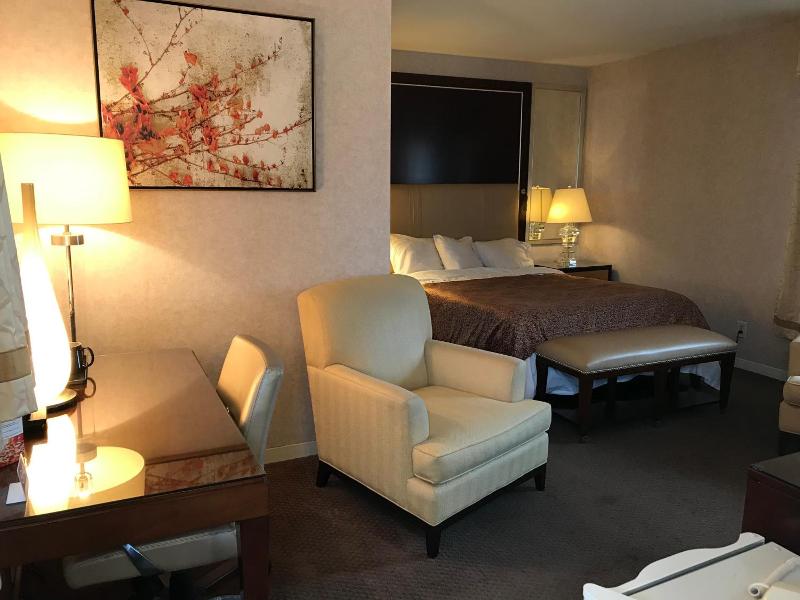 Cardinal Court Motel image