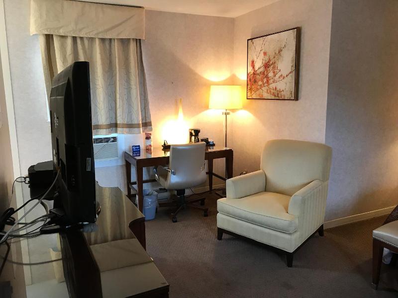 Cardinal Court Motel image