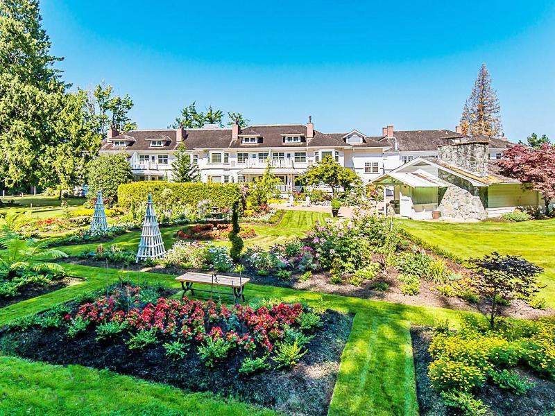 Crown Mansion Boutique Hotel & Villas
