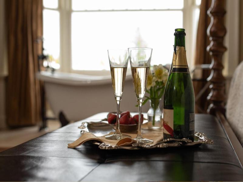 Crown Mansion Boutique Hotel & Villas