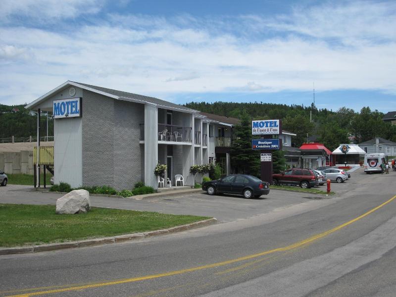 Motel De L'anse A L'eau image