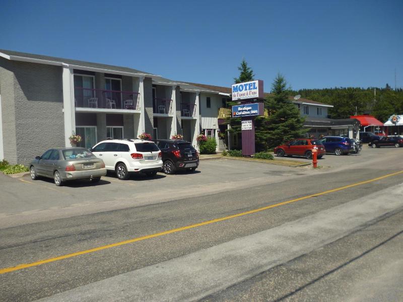 Motel De L'anse A L'eau image