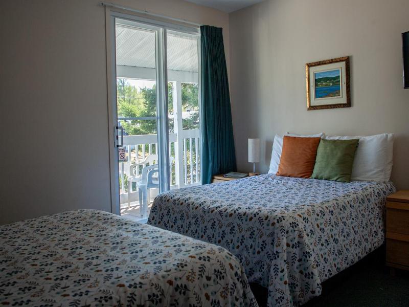 Motel De L'anse A L'eau image