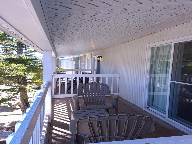 Motel De L'anse A L'eau image