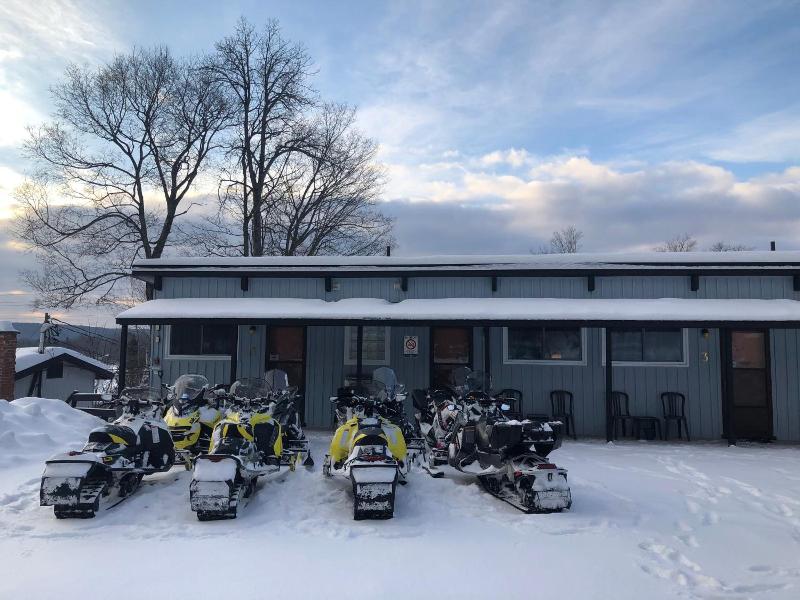 Lakeview Motel