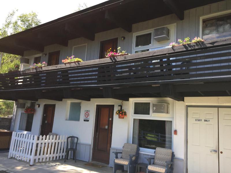 Lakeview Motel — photo 24