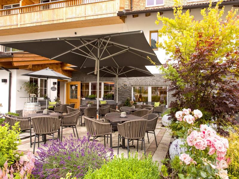 Wohlfühlhotel Berg Heil image