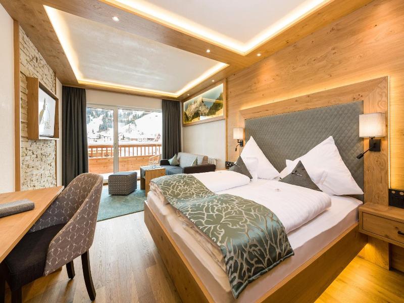 Wohlfühlhotel Berg Heil image