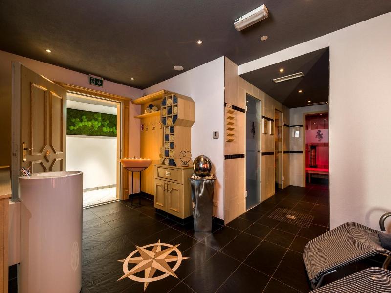 Wohlfühlhotel Berg Heil image