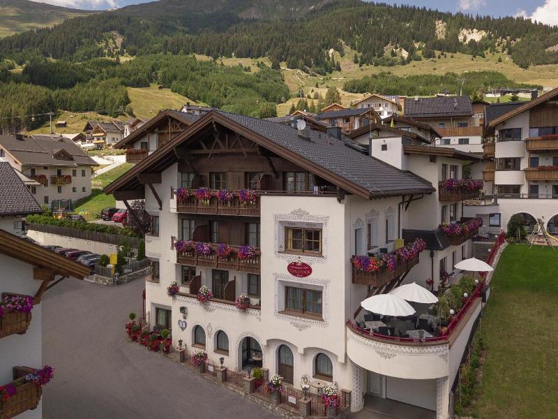 ... Mein Romantisches Hotel Toalstock image