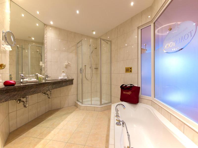 ... Mein Romantisches Hotel Toalstock image