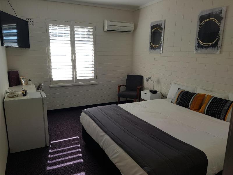 Morphett Arms Hotel image