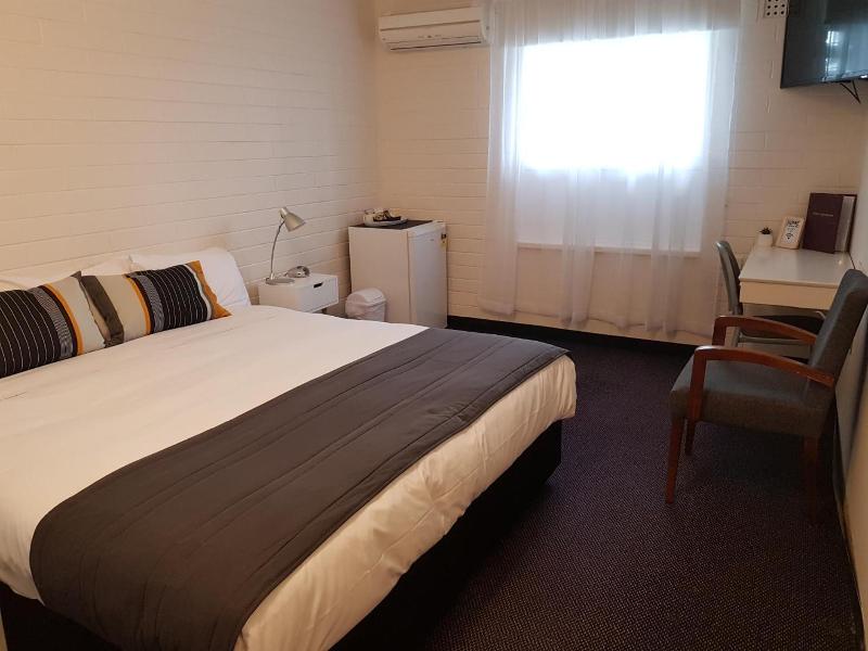Morphett Arms Hotel image