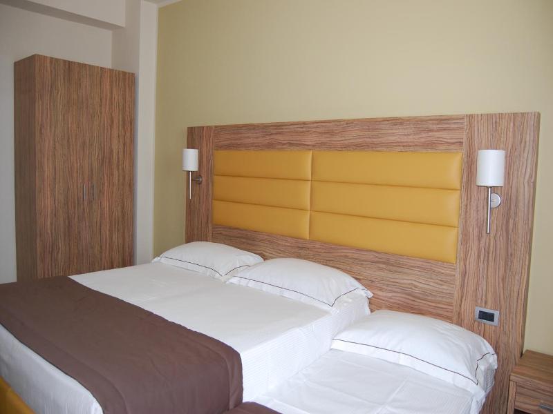 Giga Hotel image
