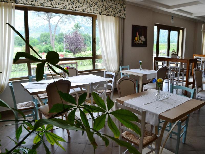 Giga Hotel image