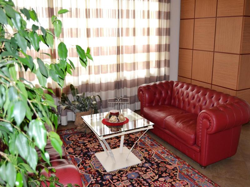 Giga Hotel image