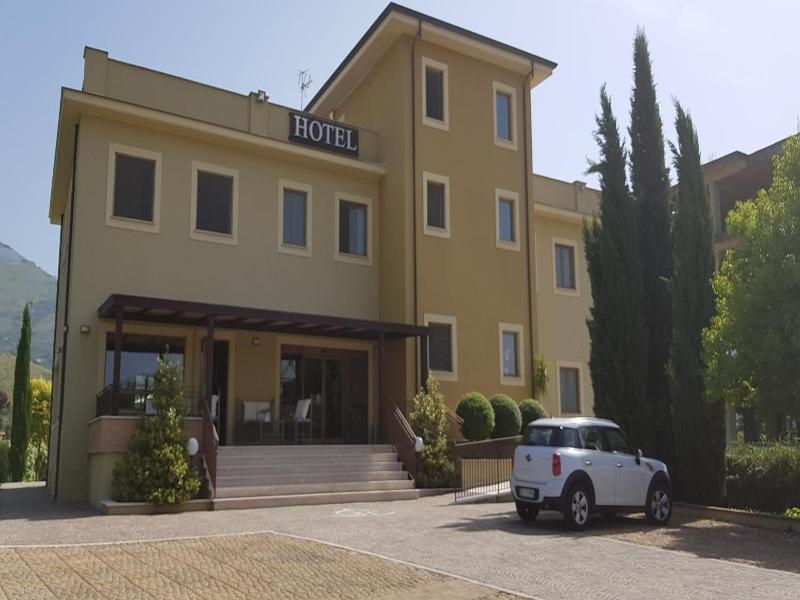 Giga Hotel image