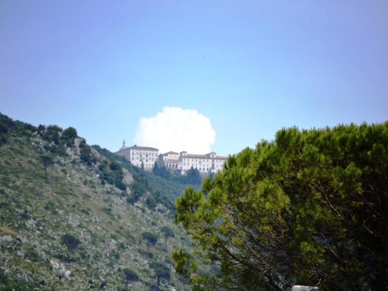 Giga Hotel image