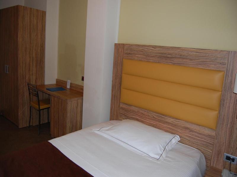 Giga Hotel image