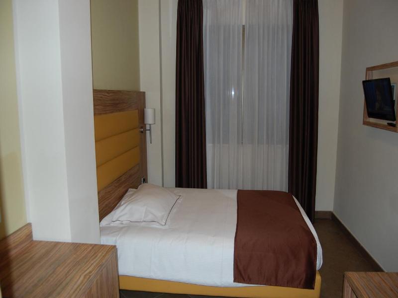 Giga Hotel image