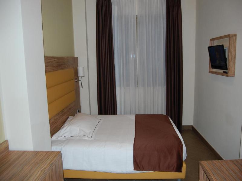 Giga Hotel image