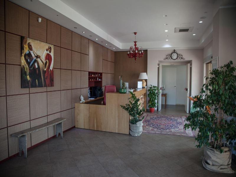 Giga Hotel image