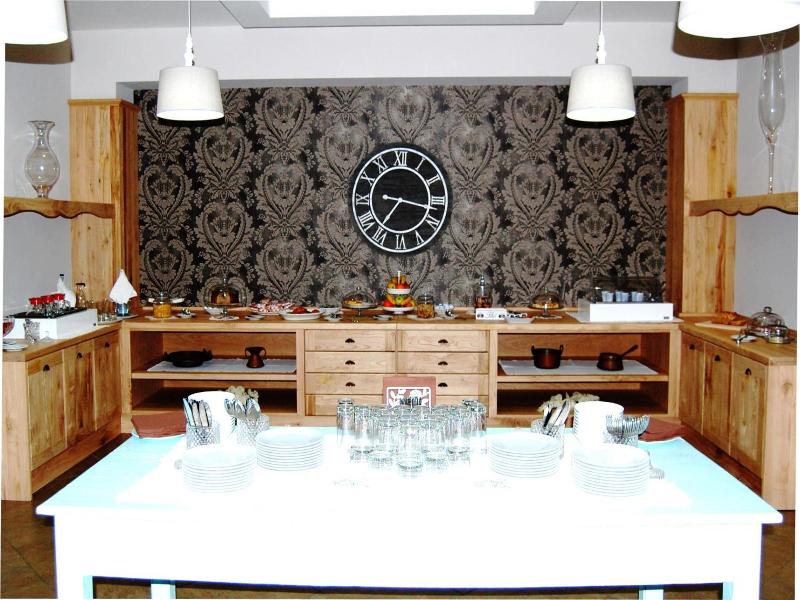 Giga Hotel image