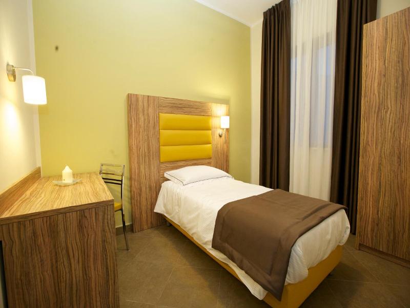 Giga Hotel image