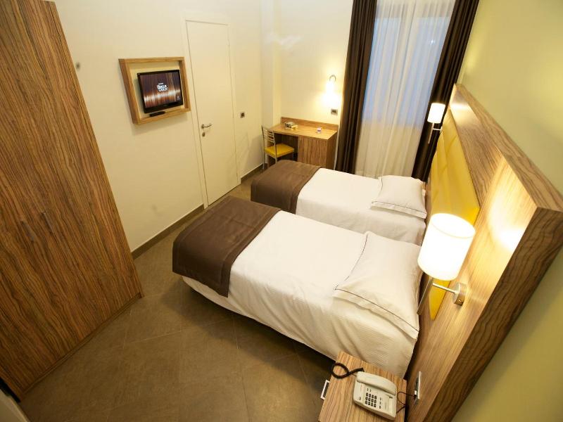 Giga Hotel image