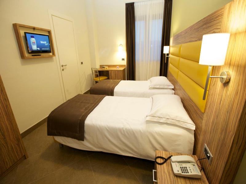 Giga Hotel image