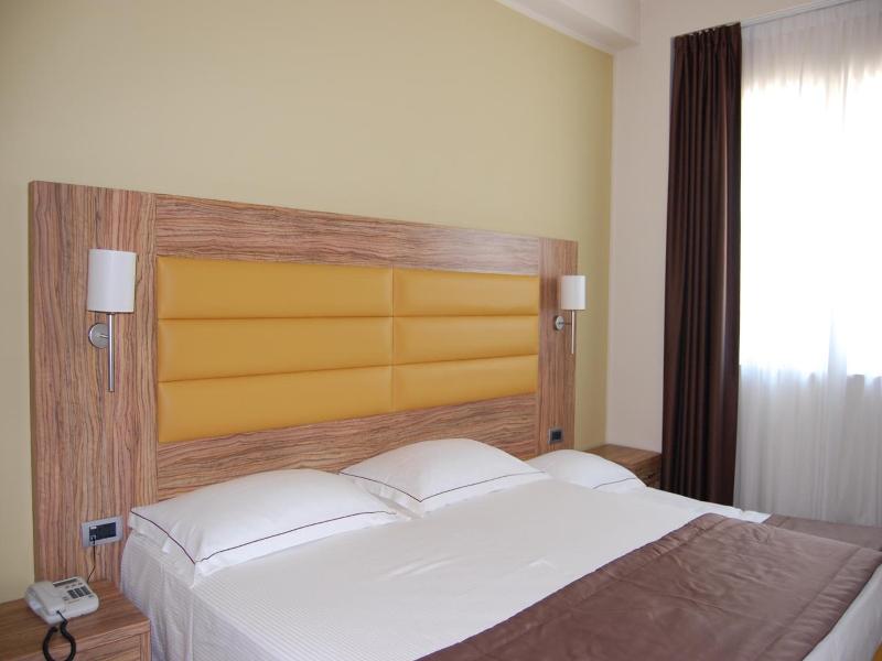 Giga Hotel image